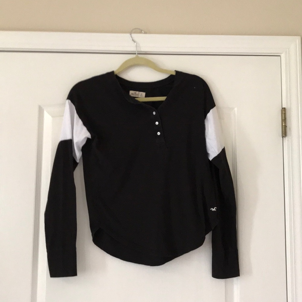 black lightweight long sleeve tee